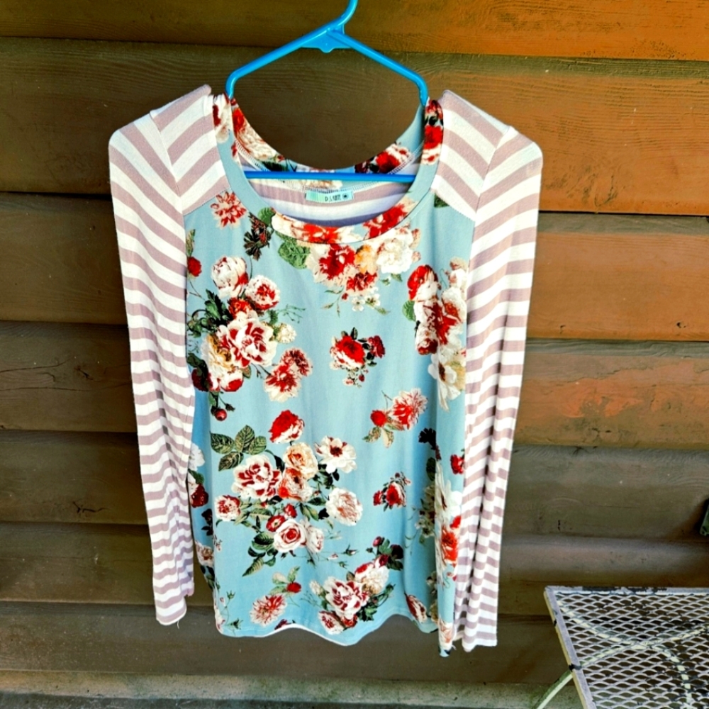 Turquoise Floral Long Sleeve Medium